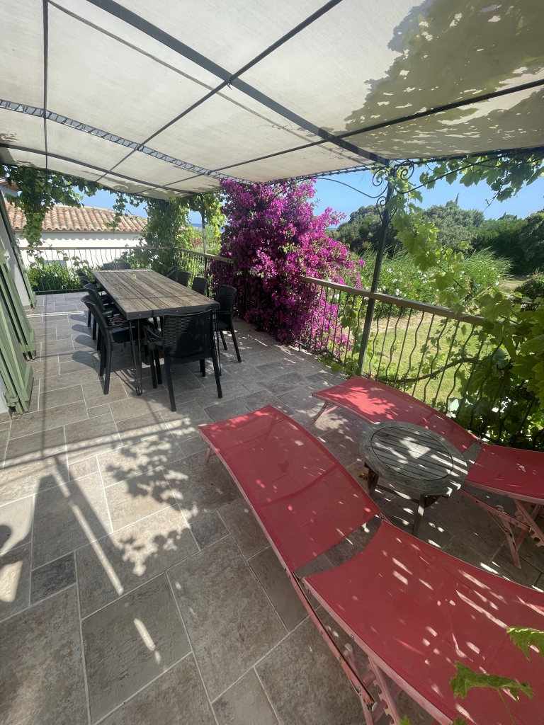 Casa I Zitelli — Vue sur la villa et jardin clos